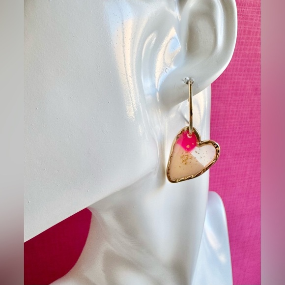 New Pink White Clear Heart w/ Gold Tone Accents Retro 80s Style Earrings - 1.65” - Picture 2 of 6
